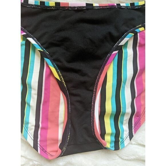 Kenneth Cole Striped Bikini Set Sz 8 | Flattering Mid-Rise Swim Essential - Picture 8 of 10